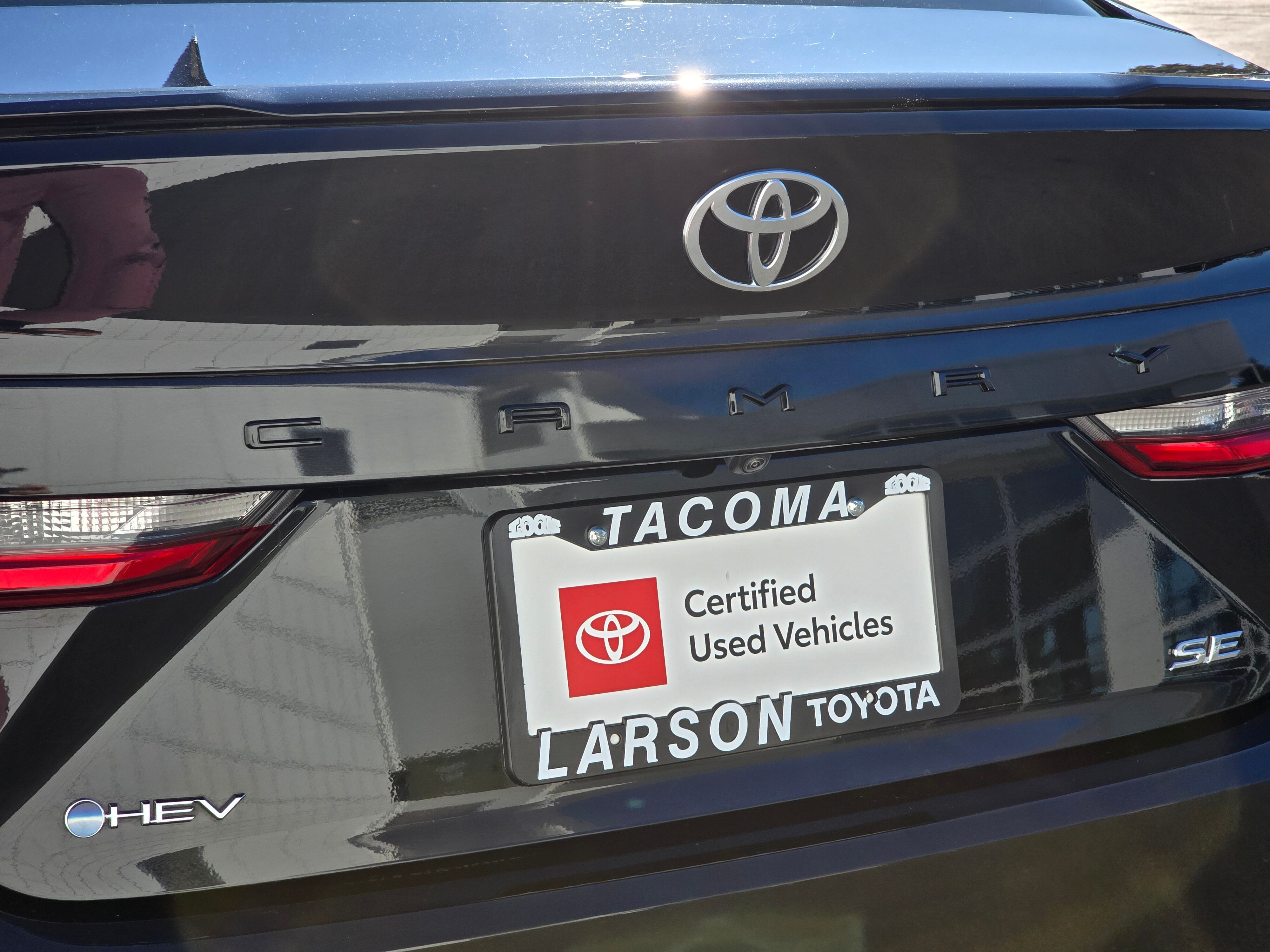 2025 Toyota Camry SE photo 3