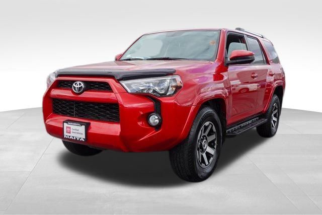 2019 Toyota 4Runner SR5 photo 2