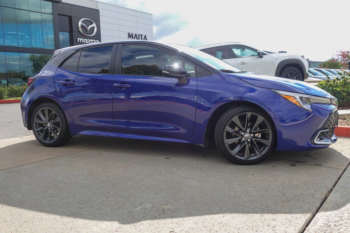 2023 Toyota Corolla XSE photo 3