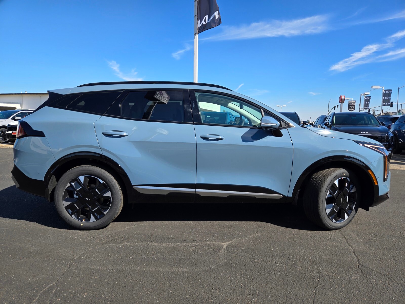 2026 Kia Sportage Hybrid photo 2