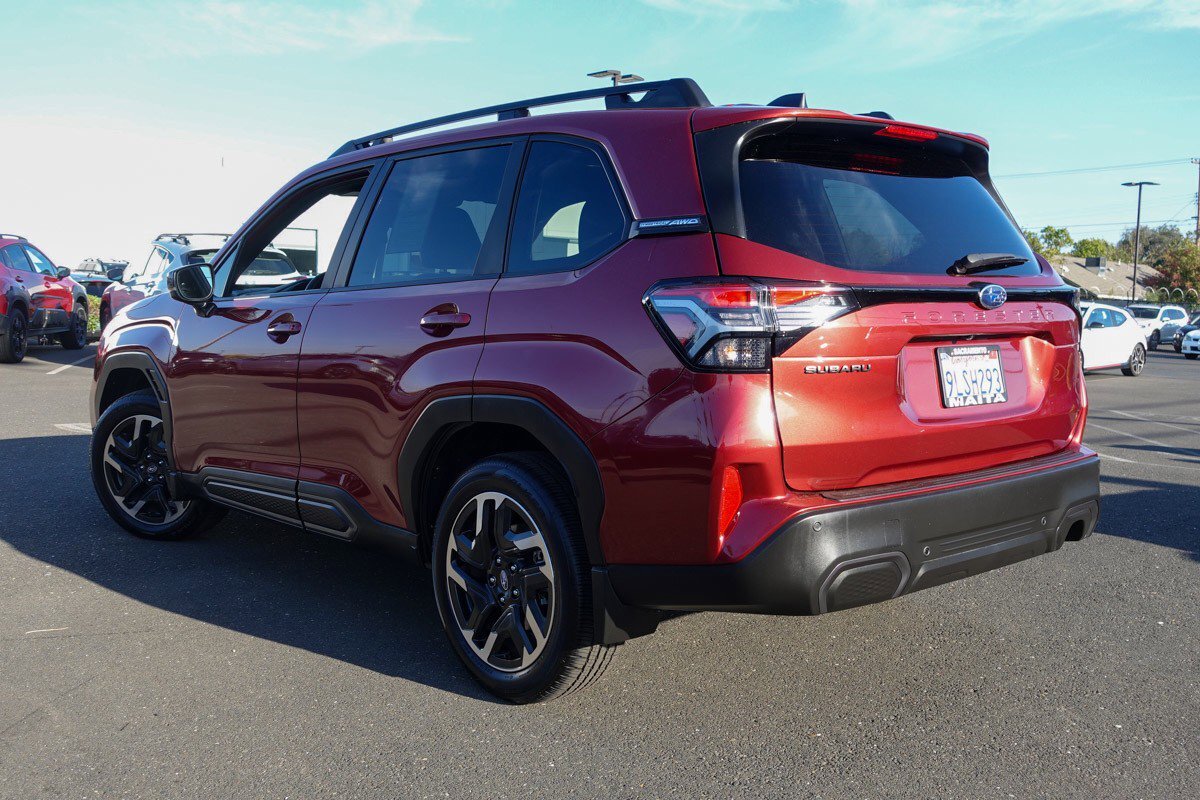 2025 Subaru Forester Limited photo 4