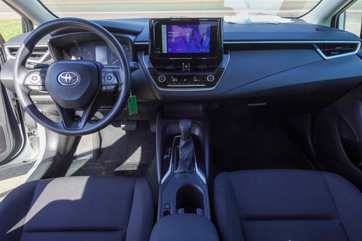 2024 Toyota Corolla LE photo 3