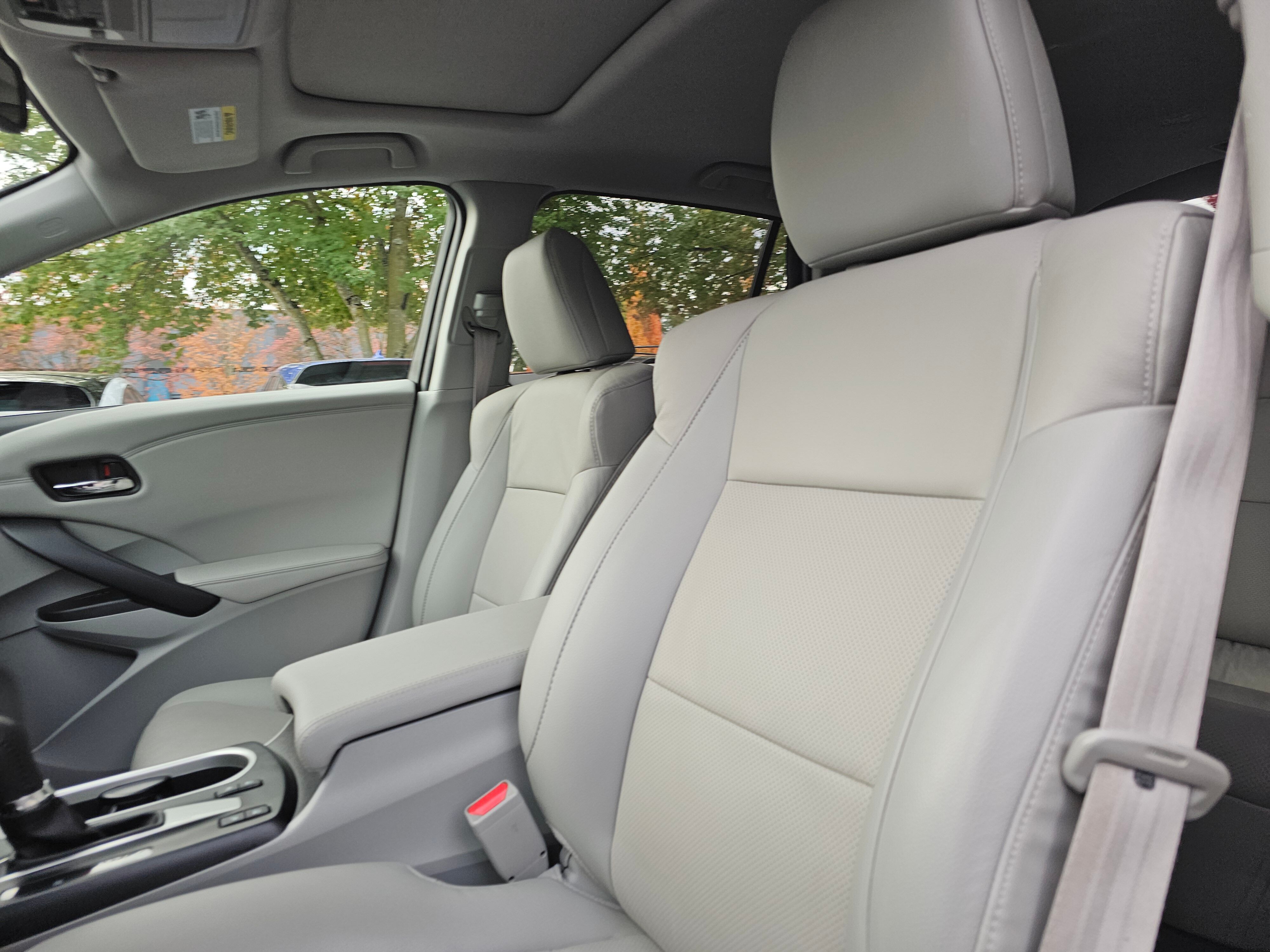 2018 Acura RDX Advance photo 2