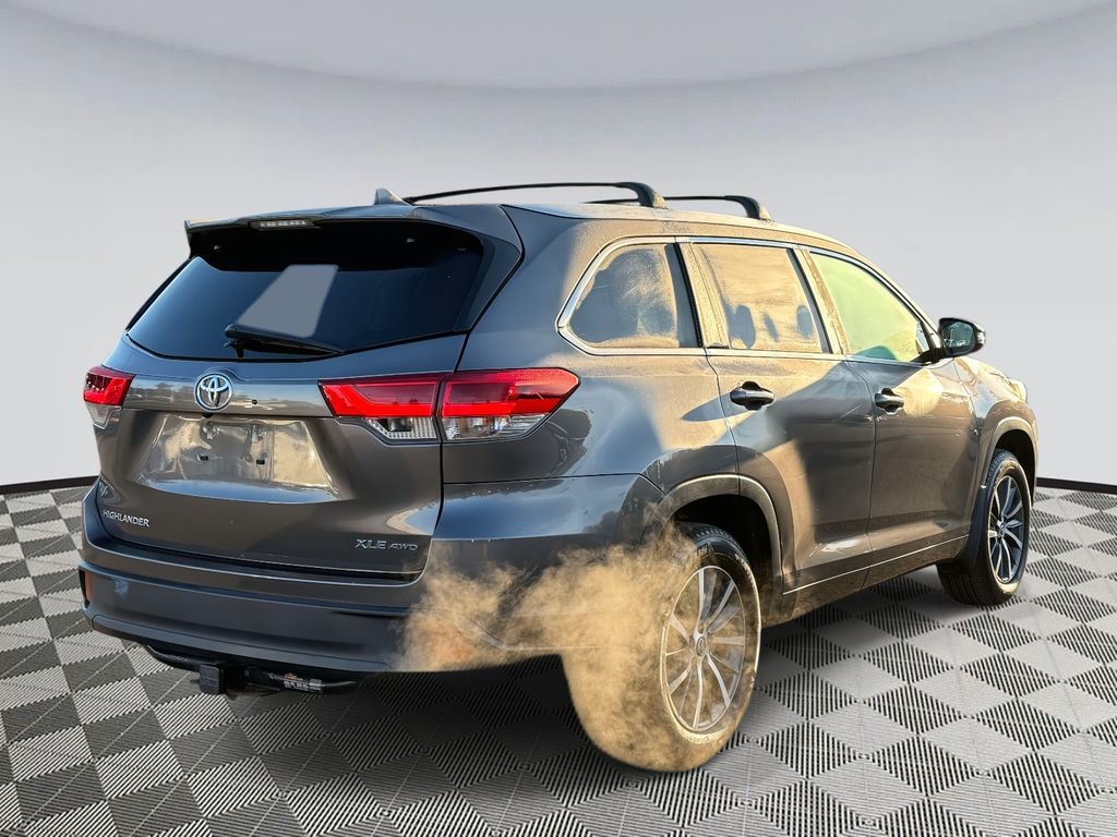 2017 Toyota Highlander XLE photo 2