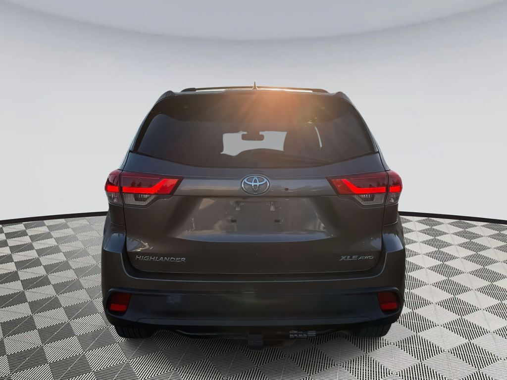 2017 Toyota Highlander XLE photo 3