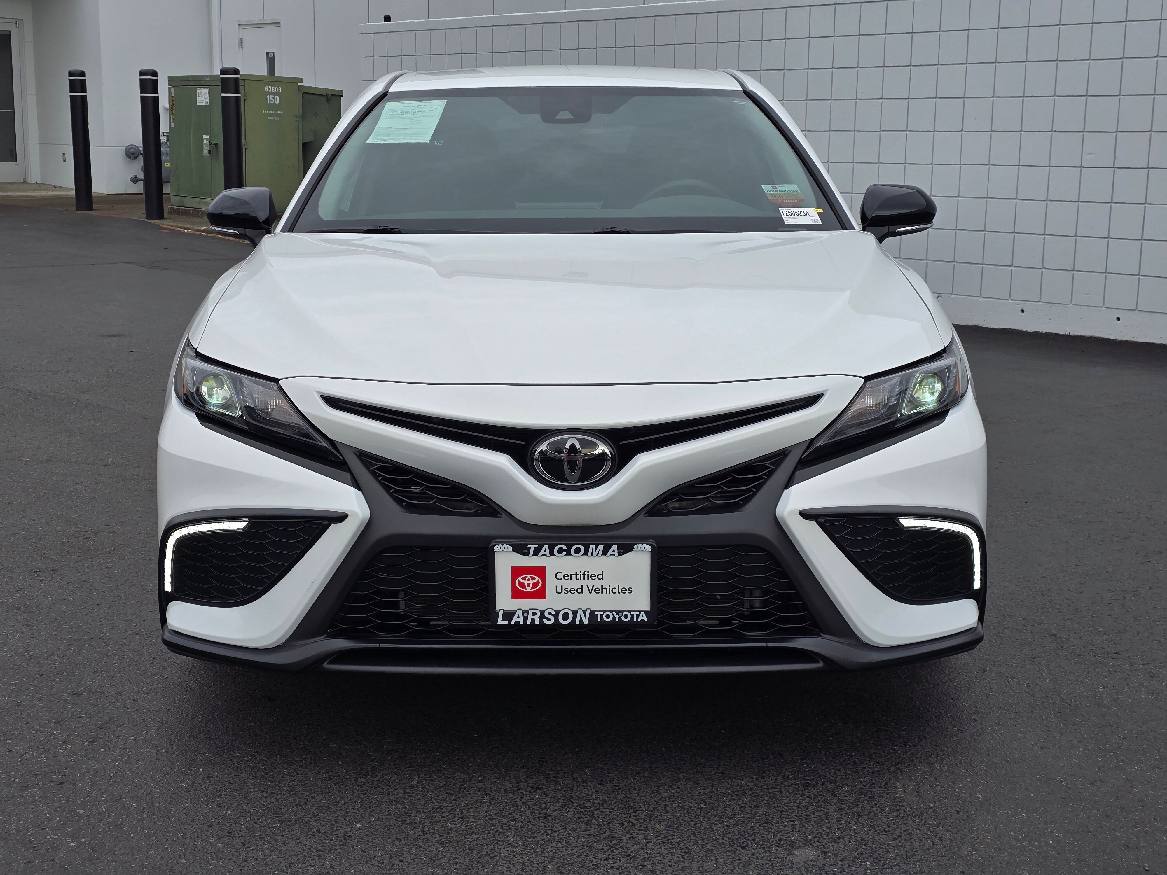 2024 Toyota Camry SE photo 3