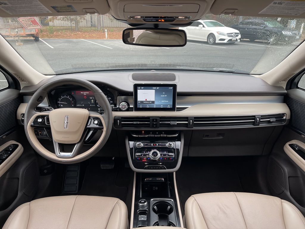 2021 Lincoln Corsair Standard photo 4