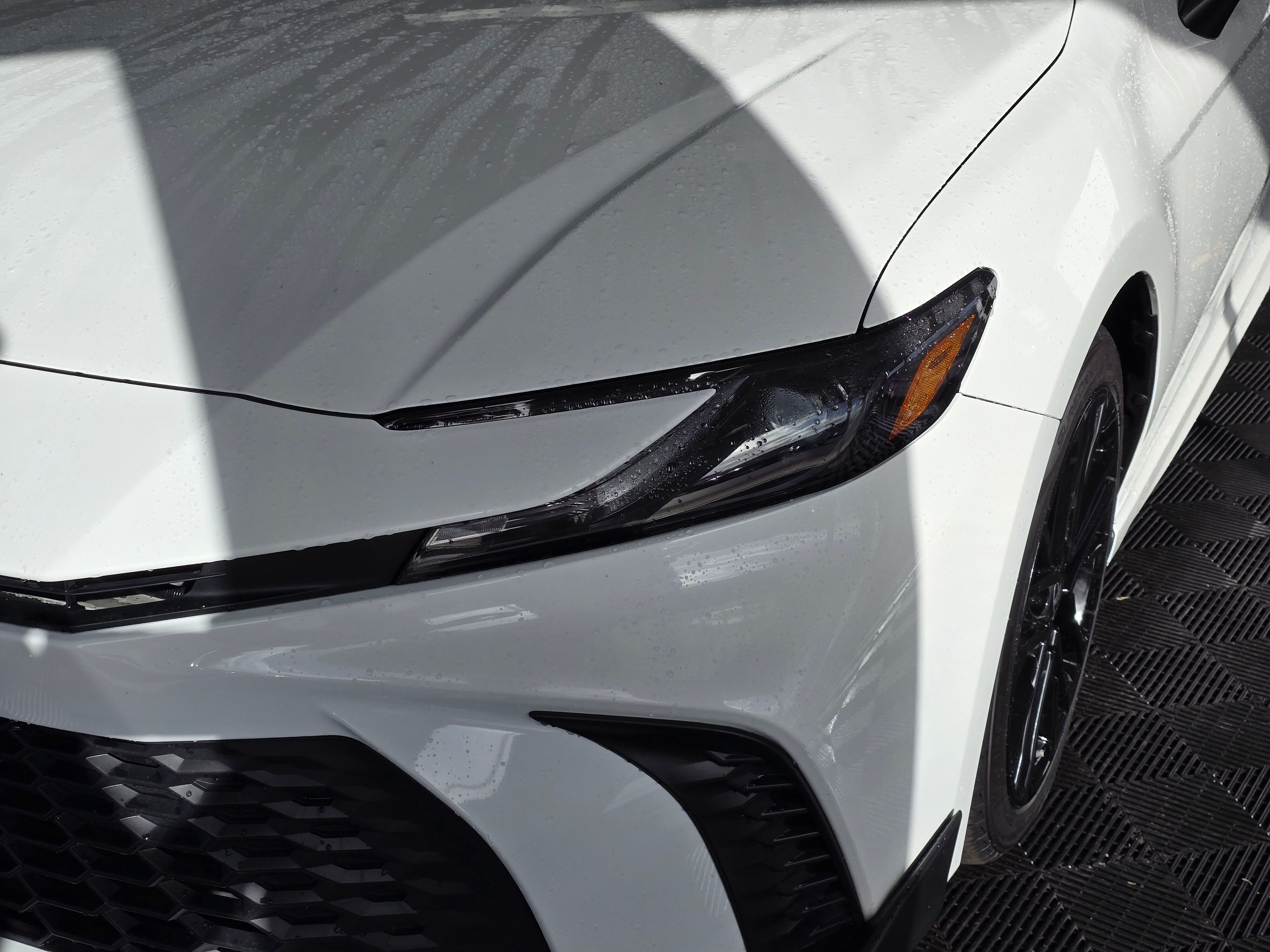 2025 Toyota Camry SE photo 3