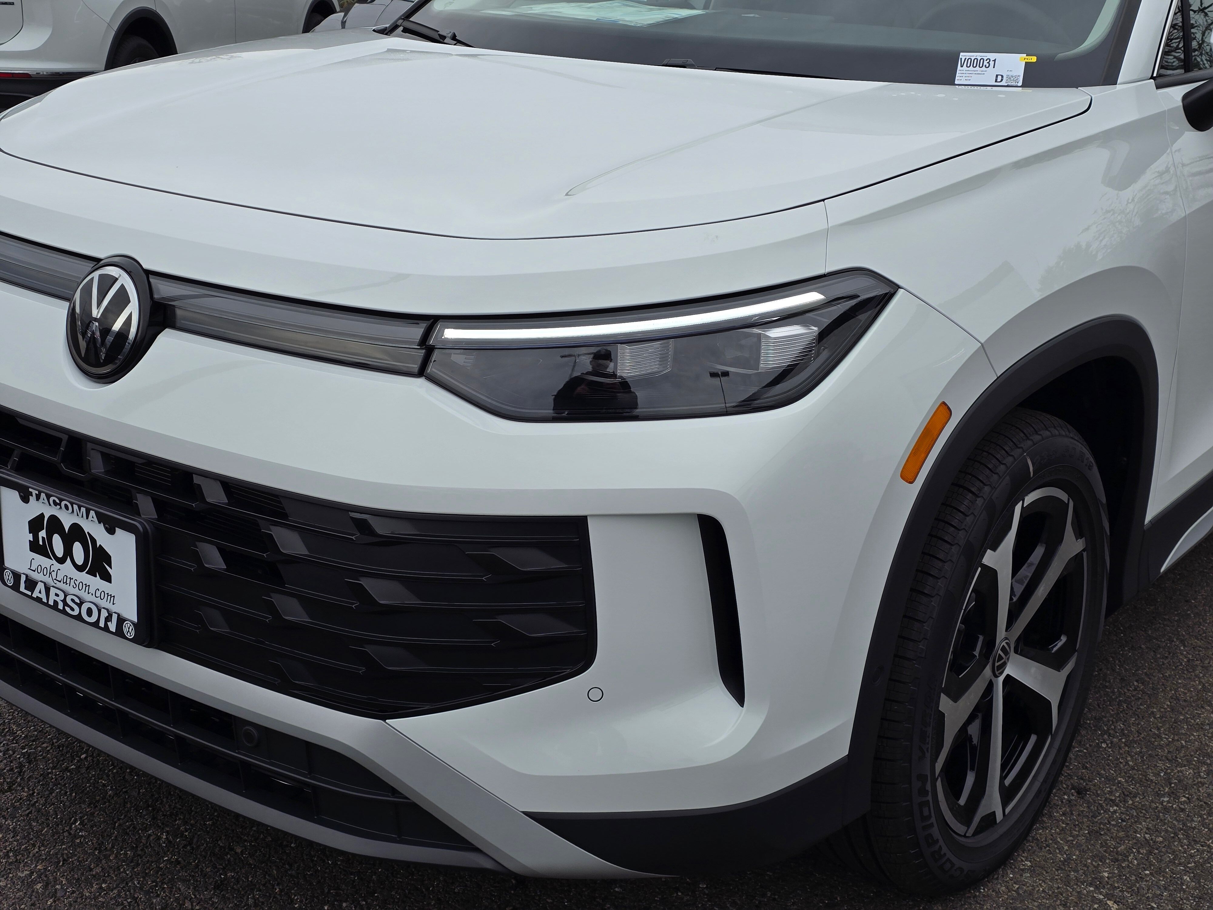 2026 Volkswagen Tiguan SE photo 2