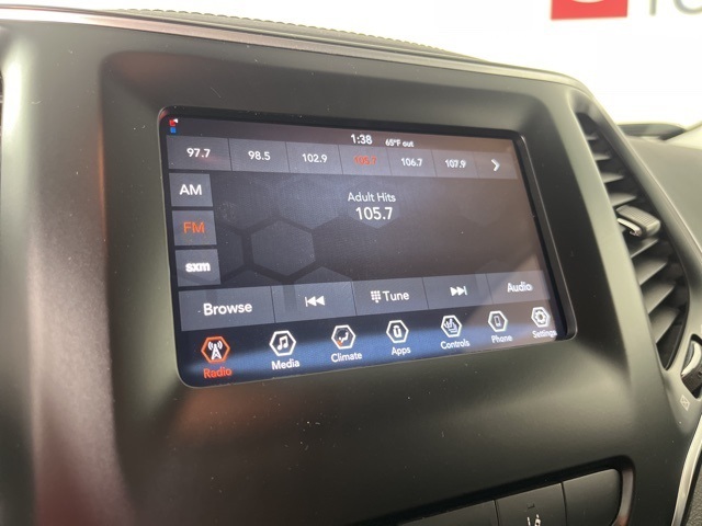 2021 Jeep Cherokee Latitude photo 2