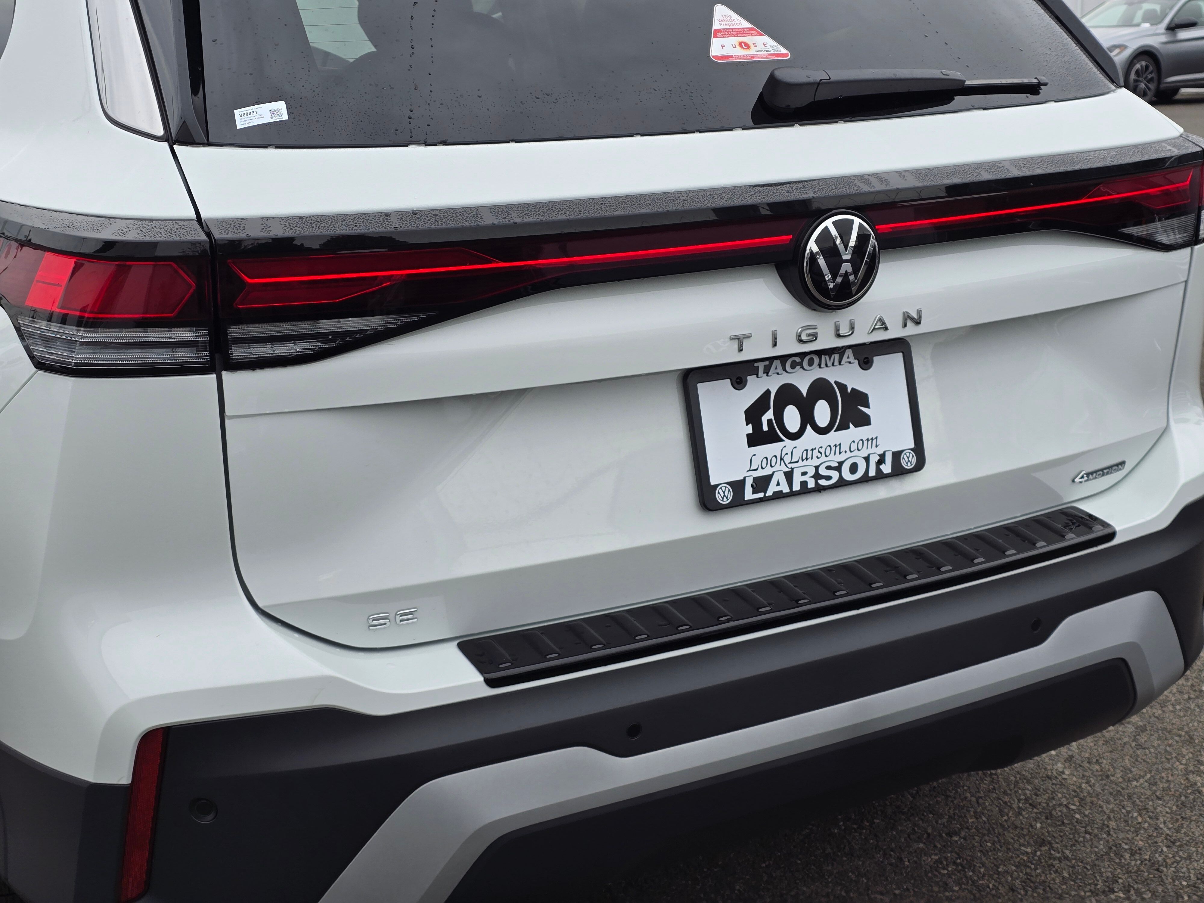 2026 Volkswagen Tiguan SE photo 3