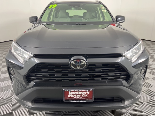 2019 Toyota RAV4 XLE photo 4