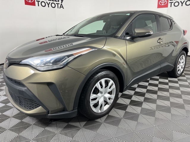 2021 Toyota C-HR LE photo 4