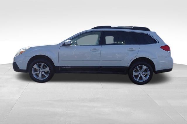 2013 Subaru Outback 2.5i Premium photo 2