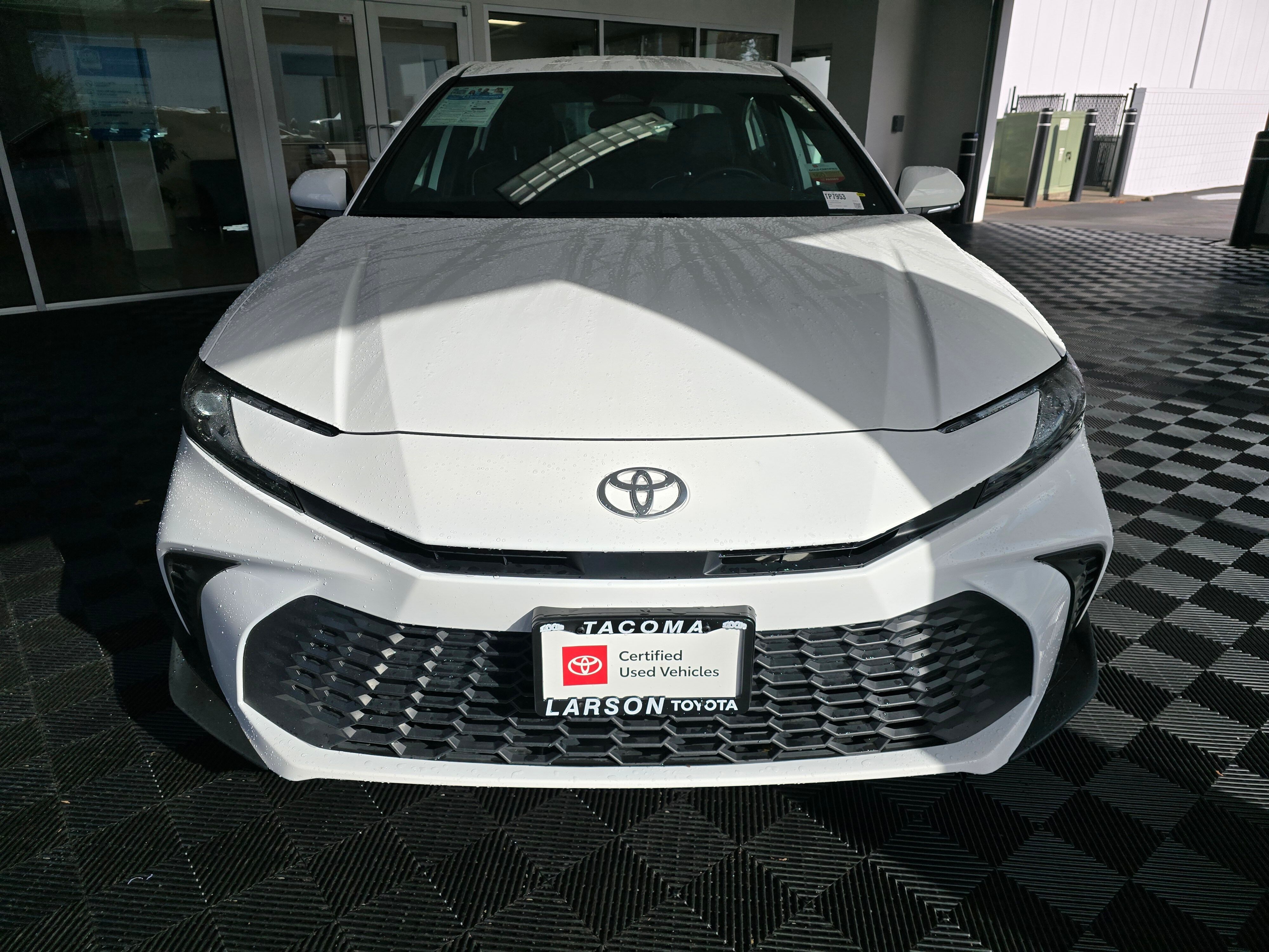2025 Toyota Camry SE photo 2