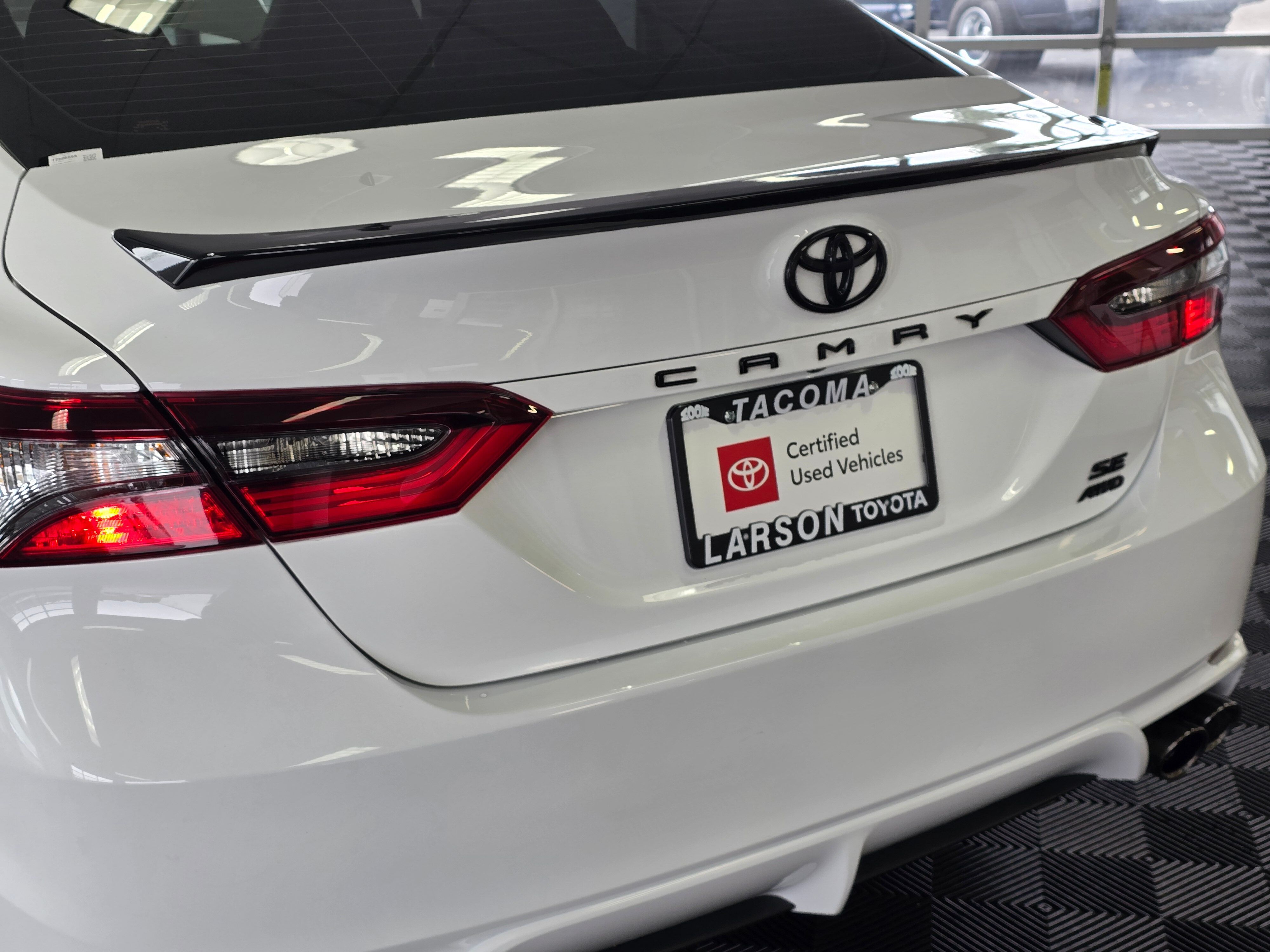 2023 Toyota Camry SE photo 3