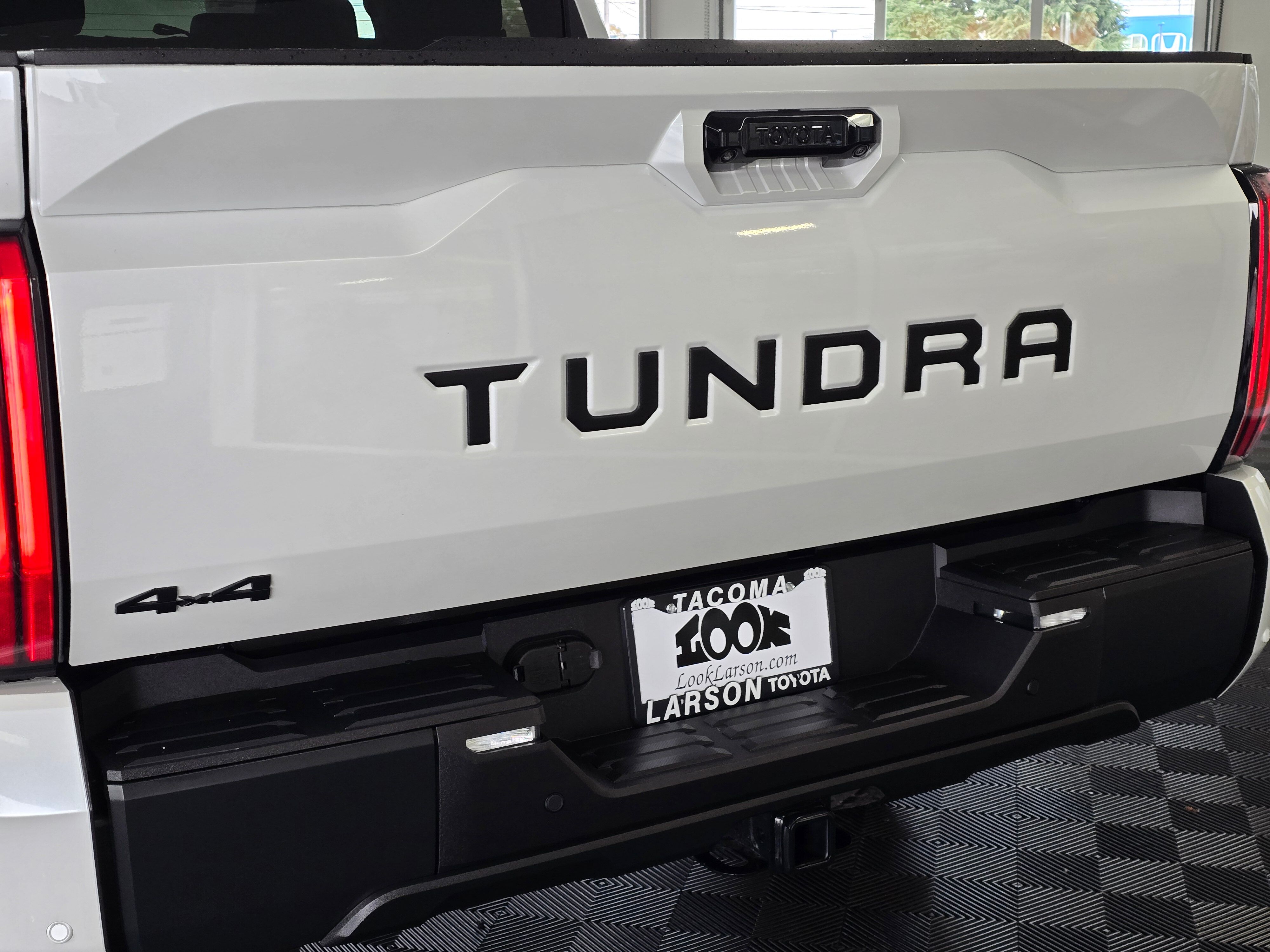 2025 Toyota Tundra Limited photo 4