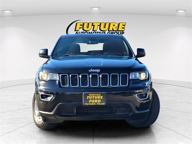 2017 Jeep Grand Cherokee Laredo photo 2