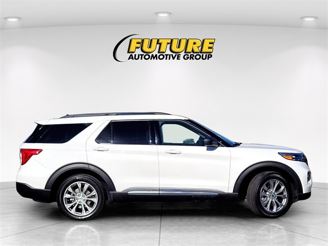 2022 Ford Explorer XLT photo 2