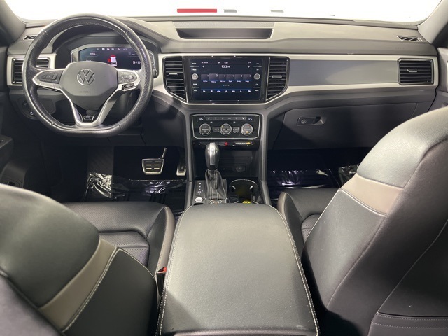 2022 Volkswagen Atlas Cross Sport V6 SEL Premium R-Line photo 2