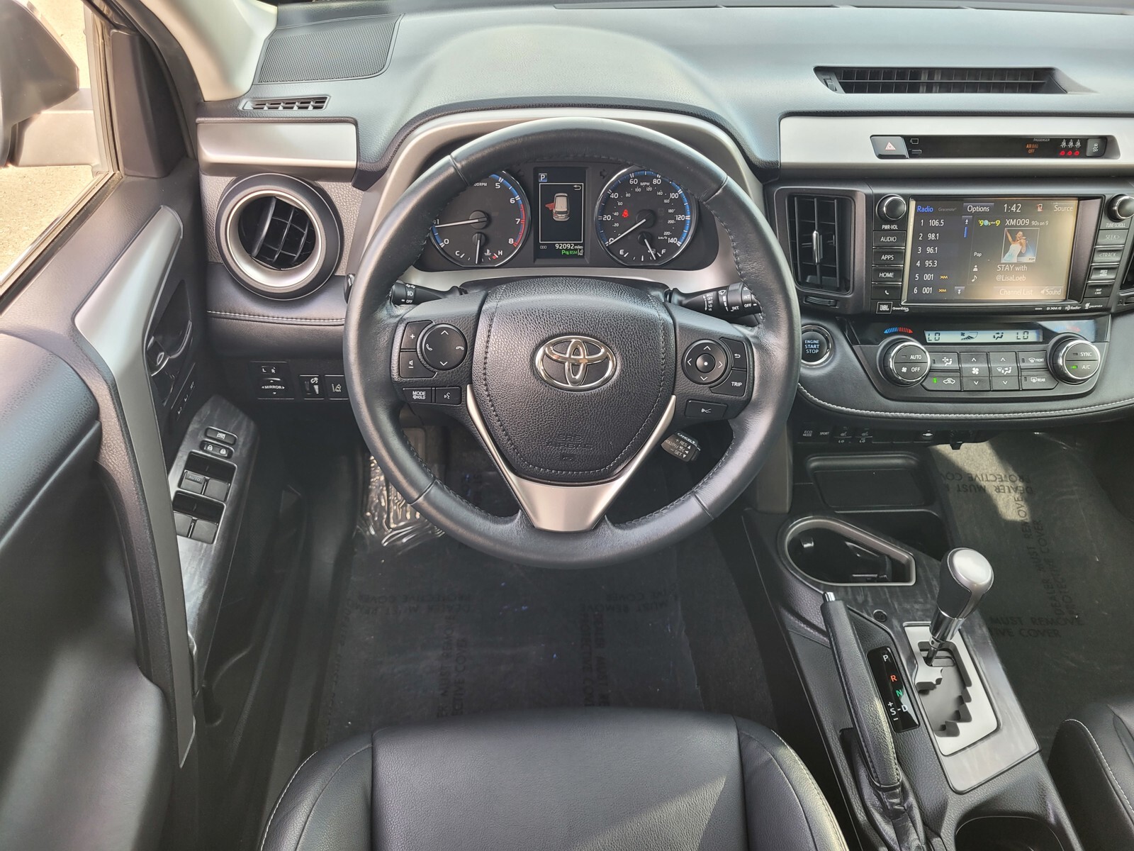 2017 Toyota RAV4 Platinum photo 4