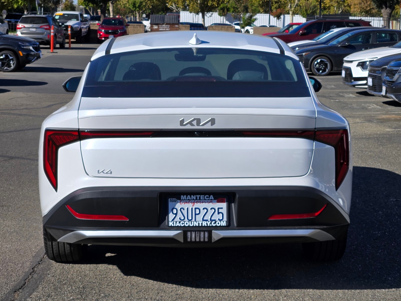 2025 Kia K4 EX photo 2