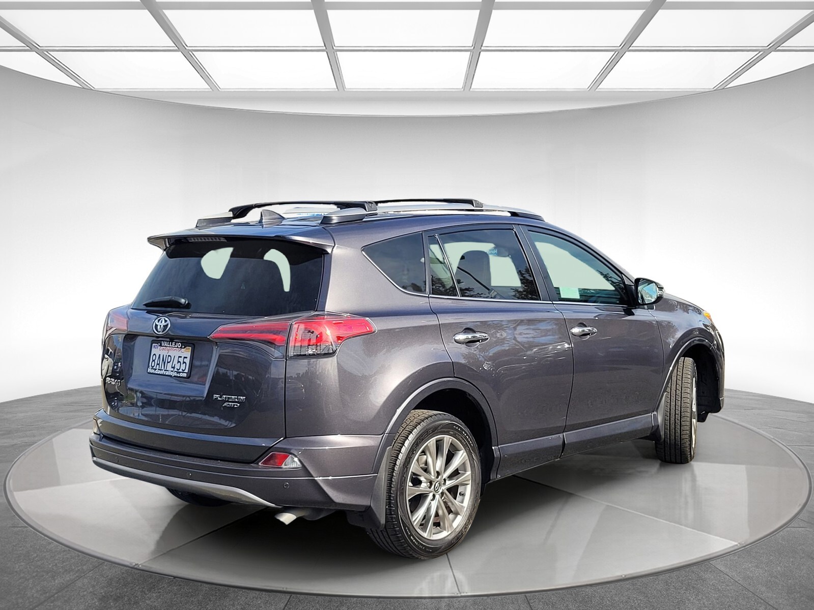2017 Toyota RAV4 Platinum photo 2