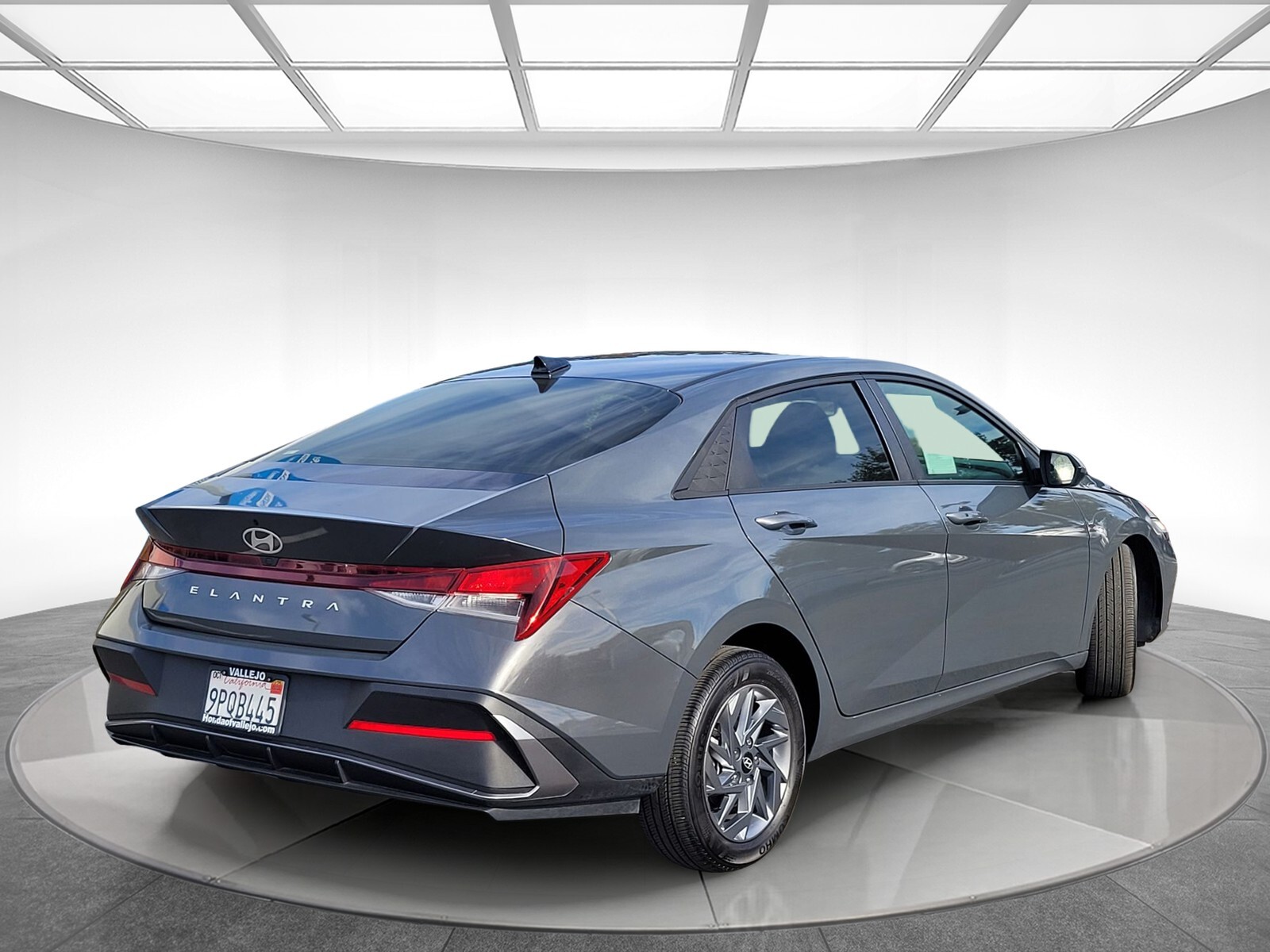 2024 Hyundai Elantra SEL photo 3