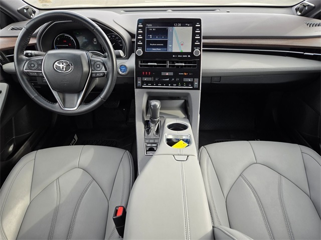 2020 Toyota Avalon Hybrid XLE Plus photo 3