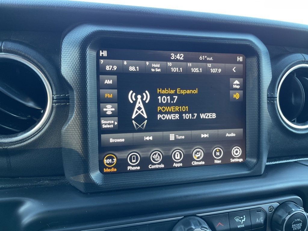 2021 Jeep Wrangler Unlimited Sahara photo 4