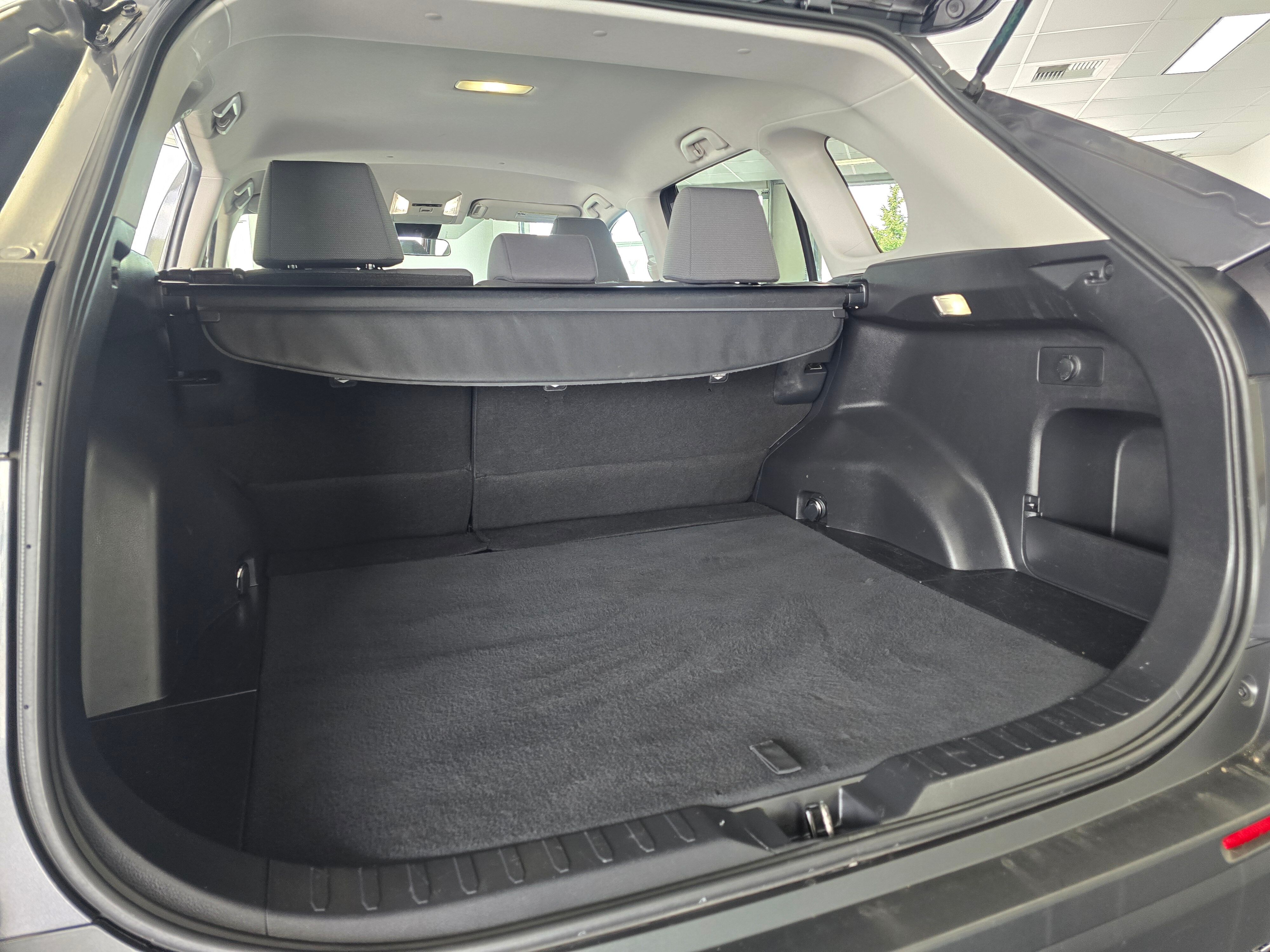 2022 Toyota RAV4 XLE photo 3