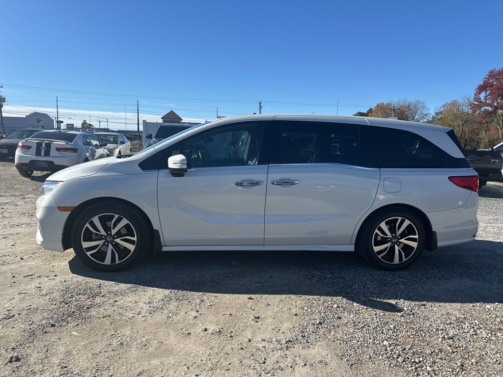 2019 Honda Odyssey Elite photo 2