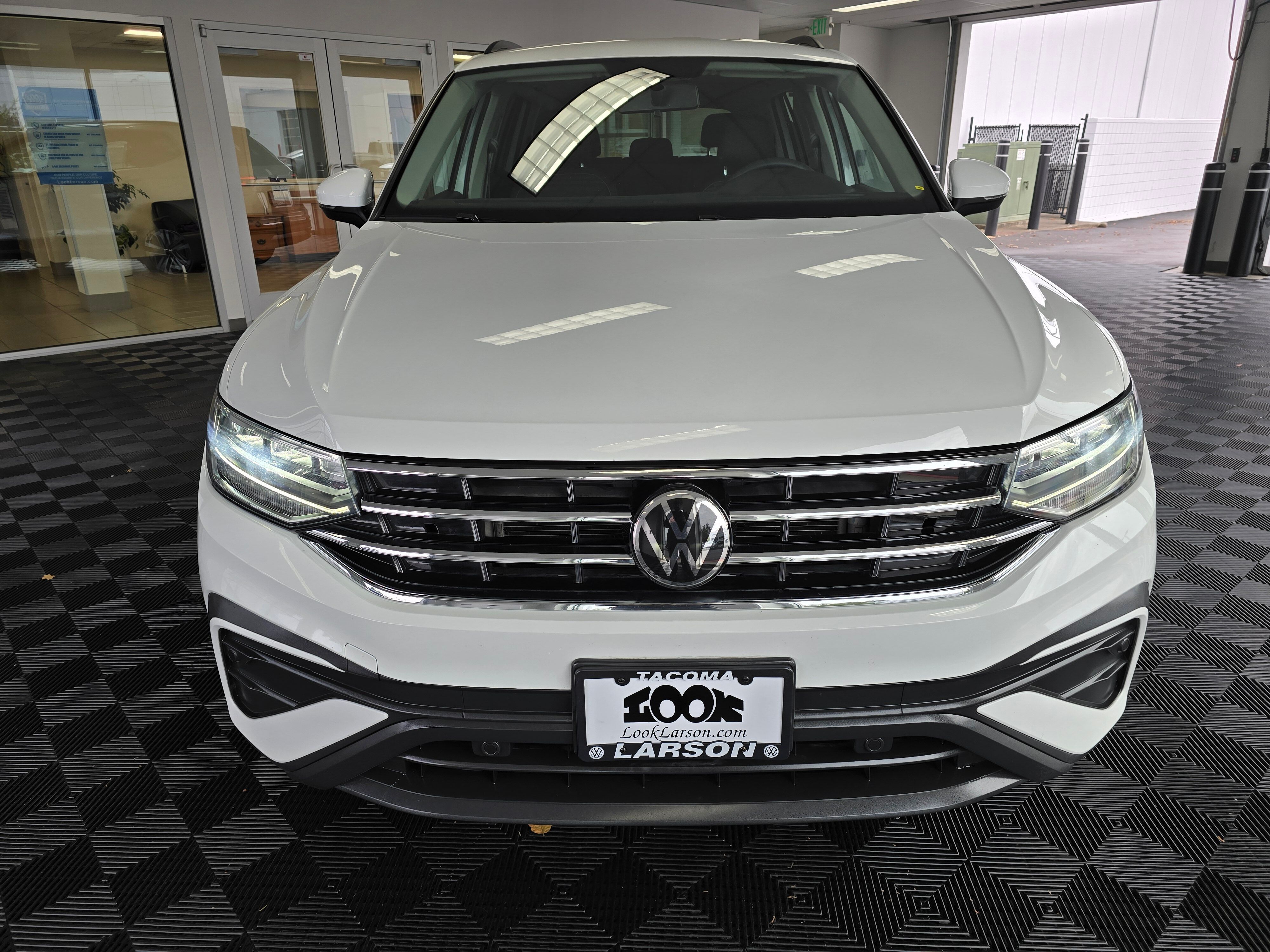 2022 Volkswagen Tiguan S photo 2