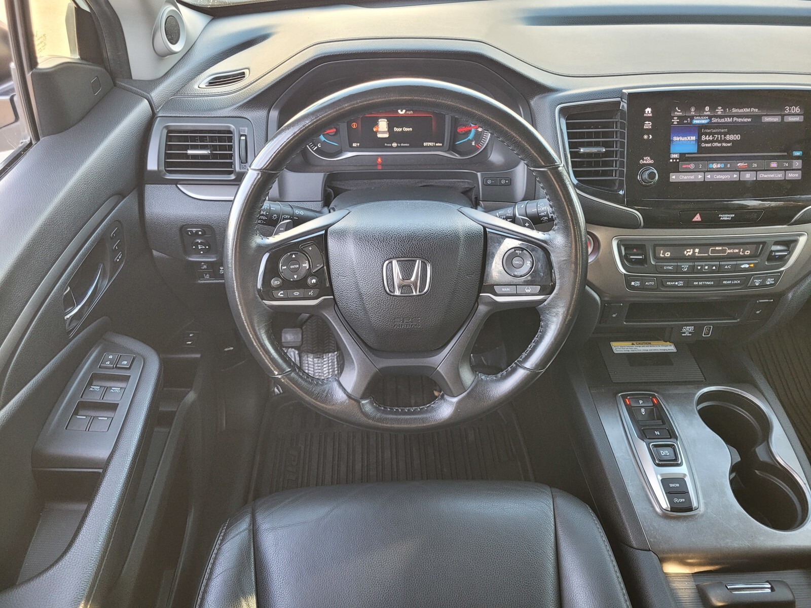 2021 Honda Pilot Special Edition photo 4
