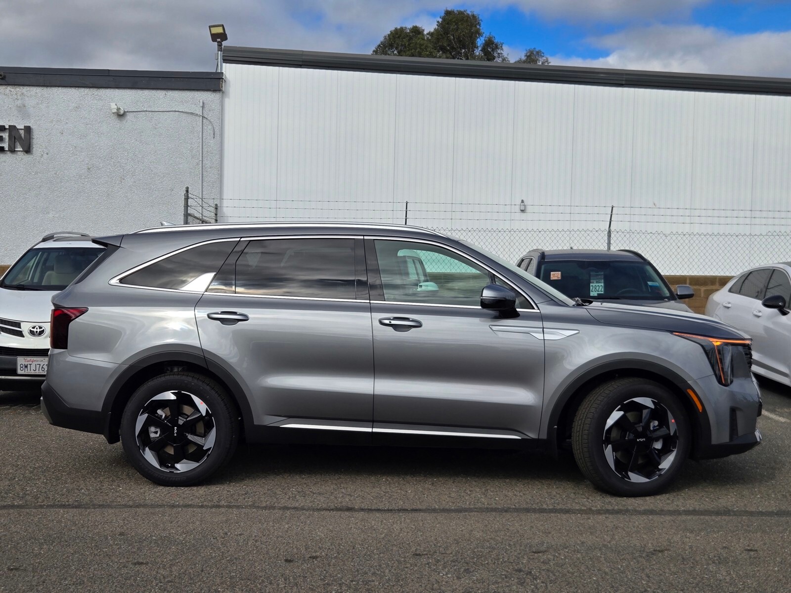 2026 Kia Sorento Hybrid EX photo 3