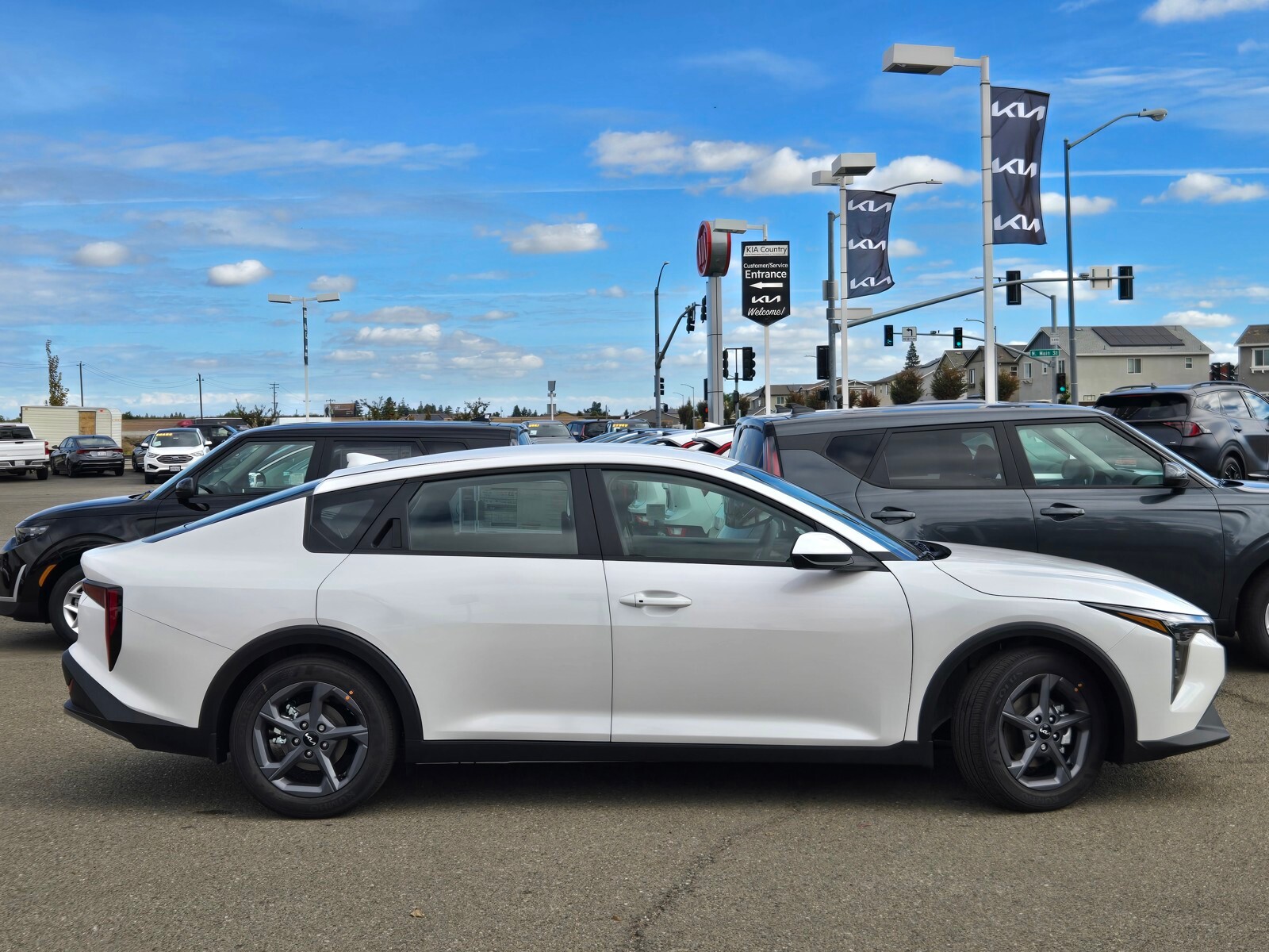 2025 Kia K4 LXS photo 3