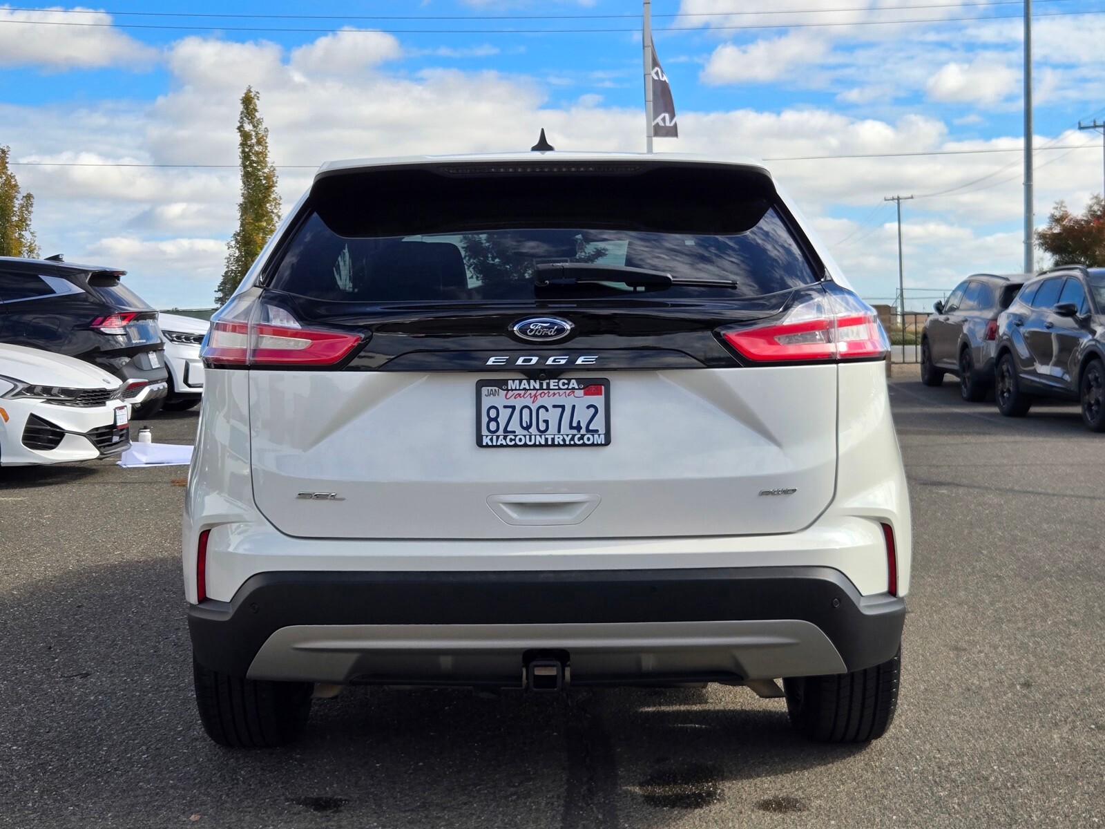 2022 Ford Edge SEL photo 3