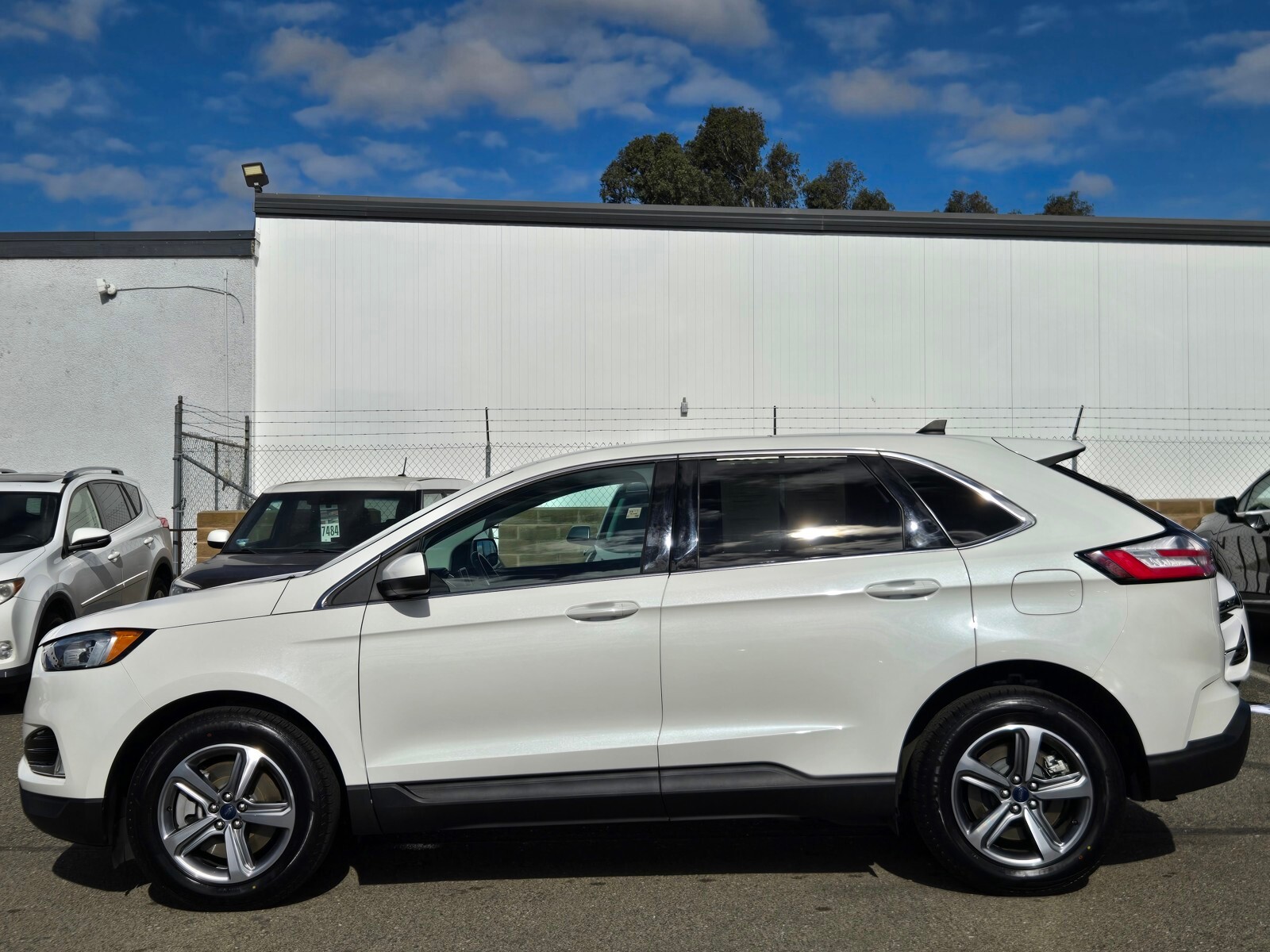 2022 Ford Edge SEL photo 4