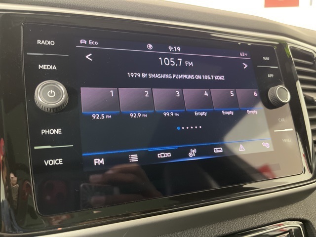 2022 Volkswagen Atlas Cross Sport SEL Premium R-Line photo 3