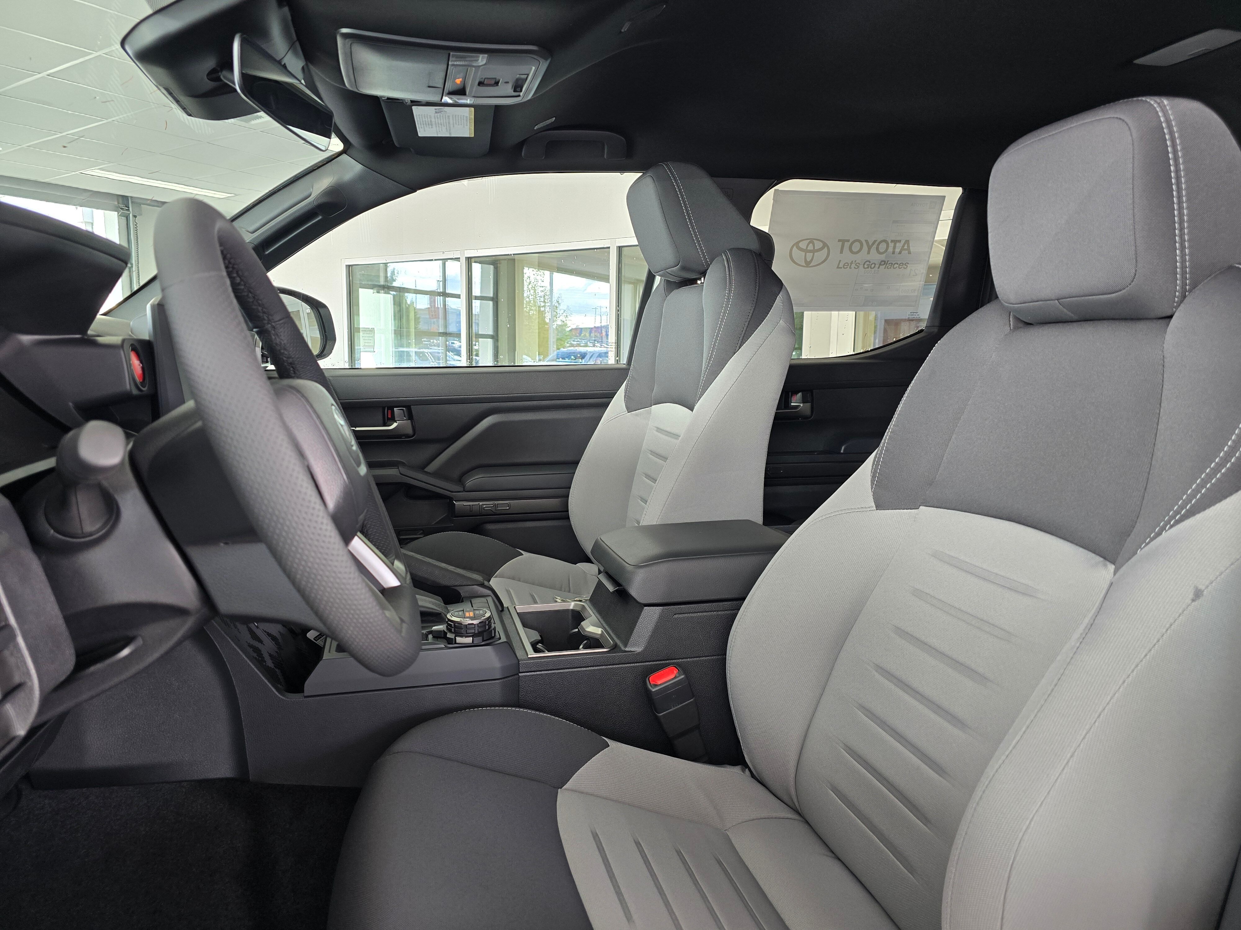 2025 Toyota Tacoma TRD Off-Road photo 2