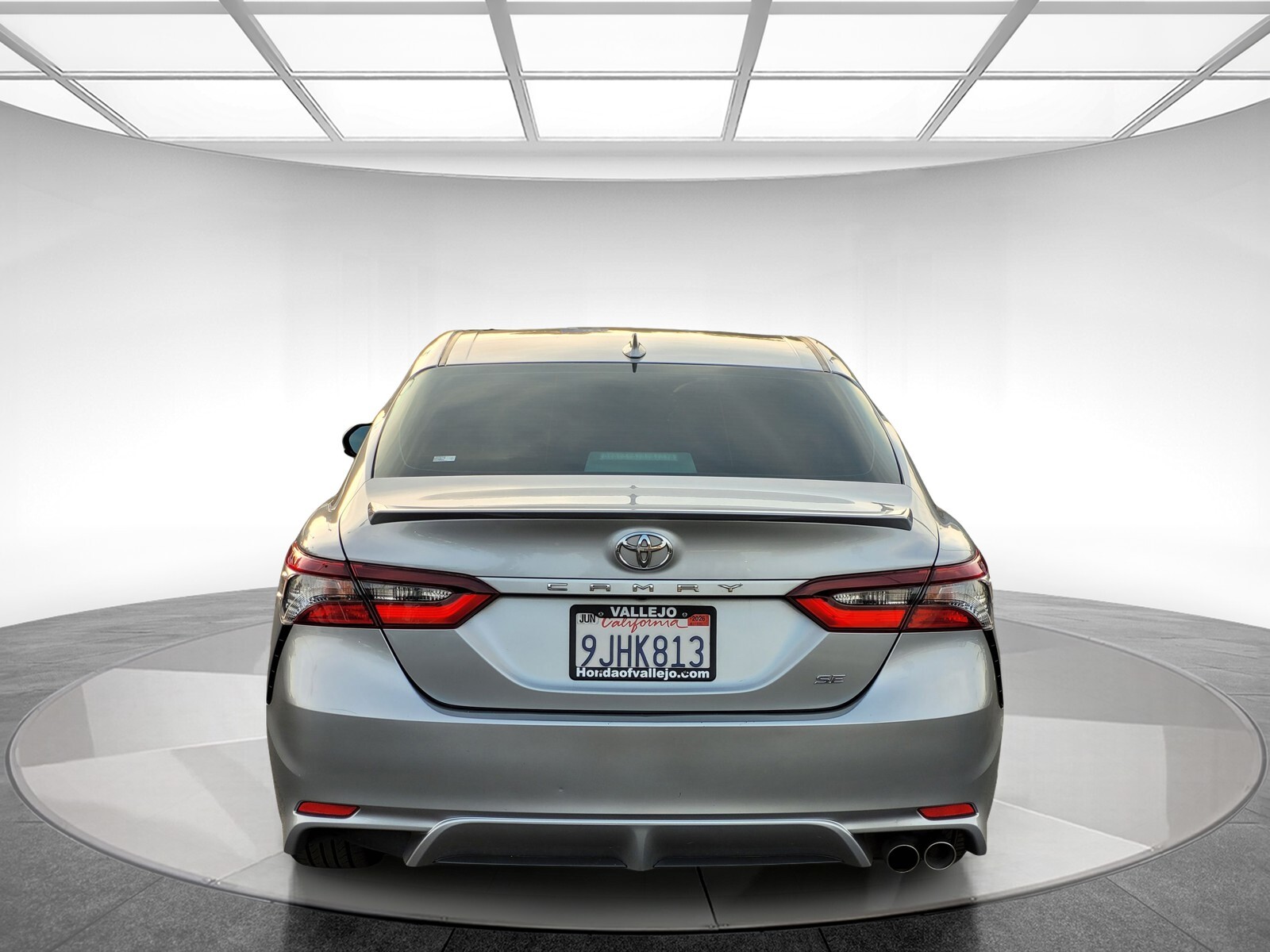 2021 Toyota Camry SE photo 3