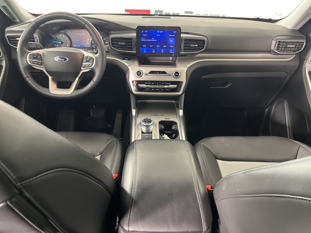 2023 Ford Explorer XLT photo 2
