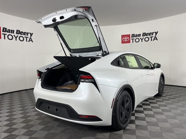 2026 Toyota Prius LE photo 4