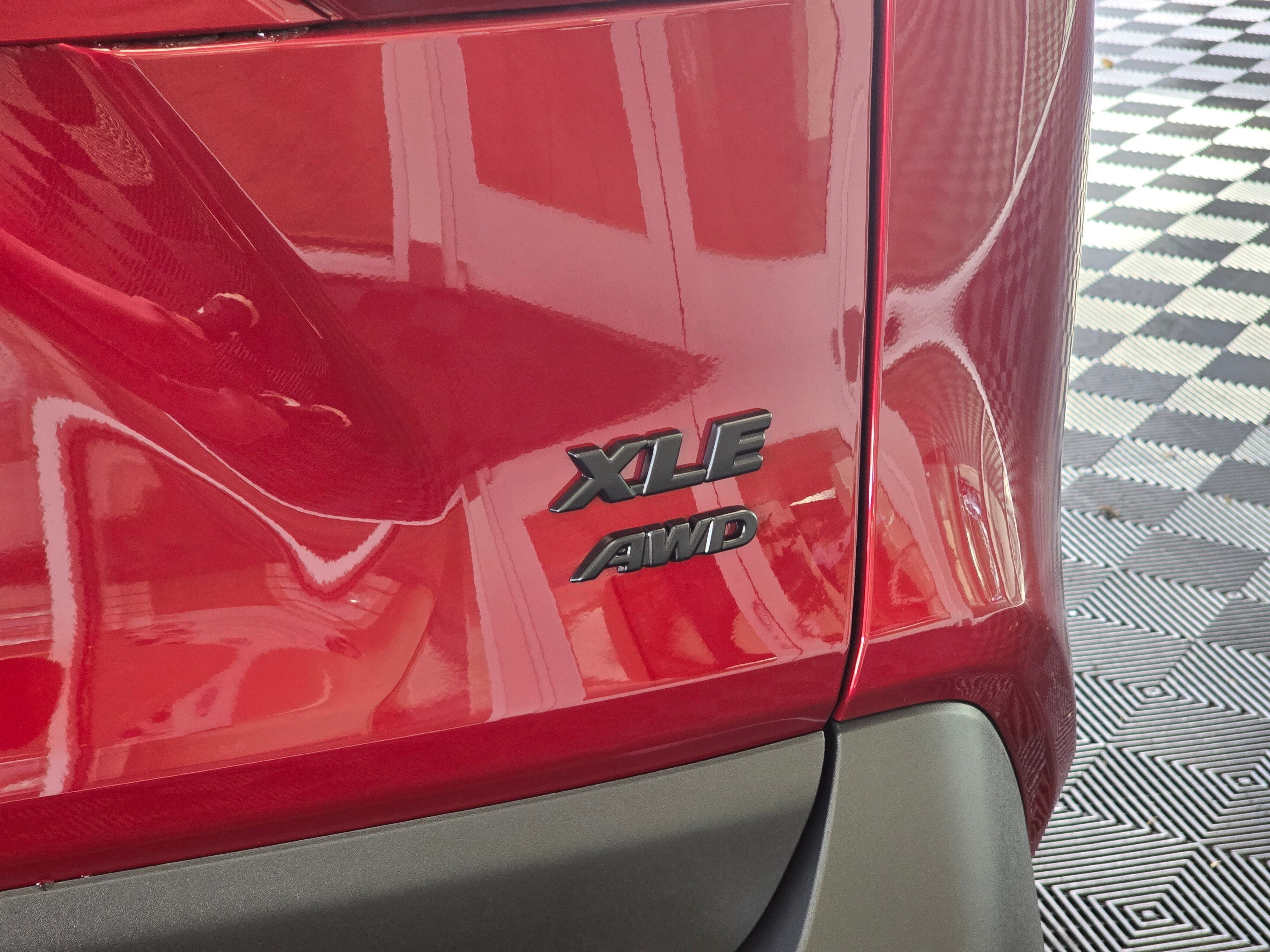 2025 Toyota RAV4 XLE Premium photo 2