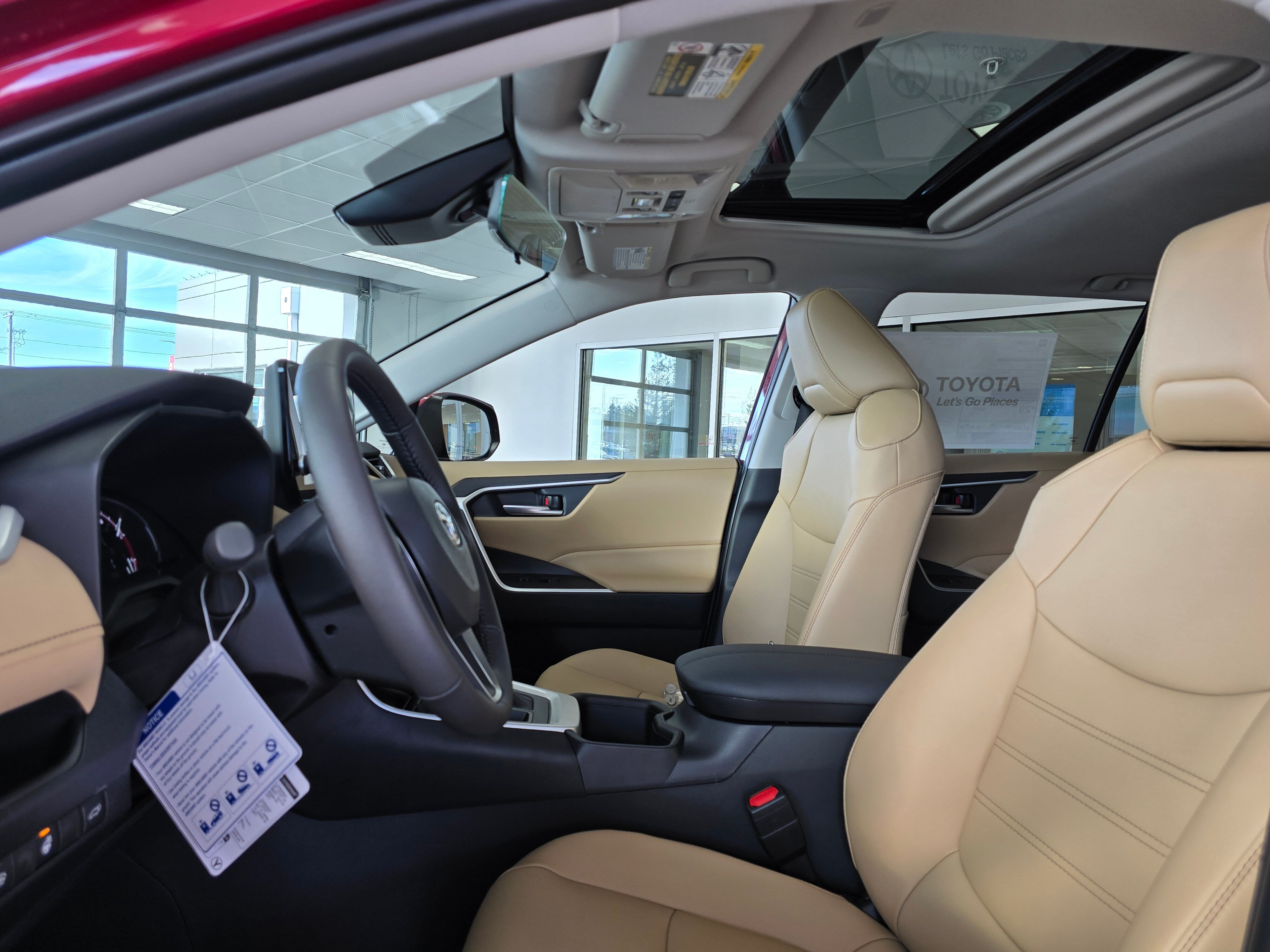 2025 Toyota RAV4 XLE Premium photo 4