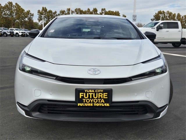 2026 Toyota Prius LE photo 2