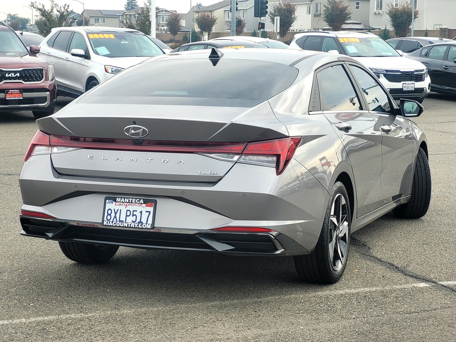 2021 Hyundai Elantra Limited photo 2