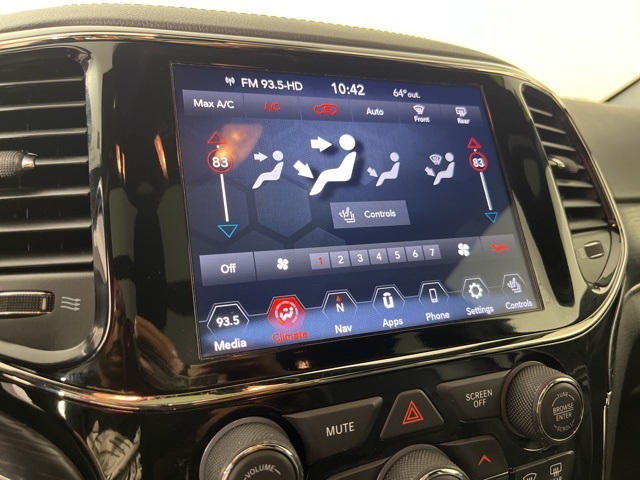 2021 Jeep Grand Cherokee Overland photo 4