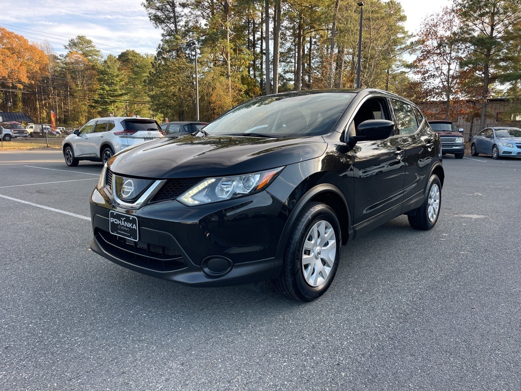 2019 Nissan Rogue Sport S photo 2