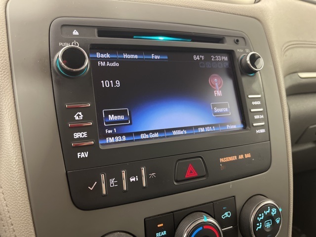 2014 Chevrolet Traverse LS photo 3